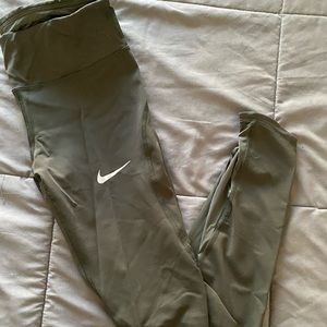 Nike dri fit leggings